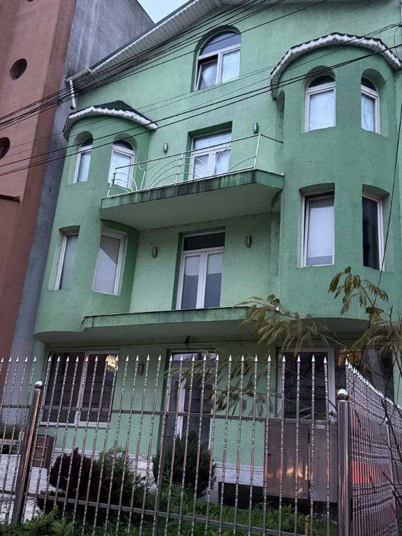 Spatiu comercial de inchiriat bussiness 100mp2 ultracentral