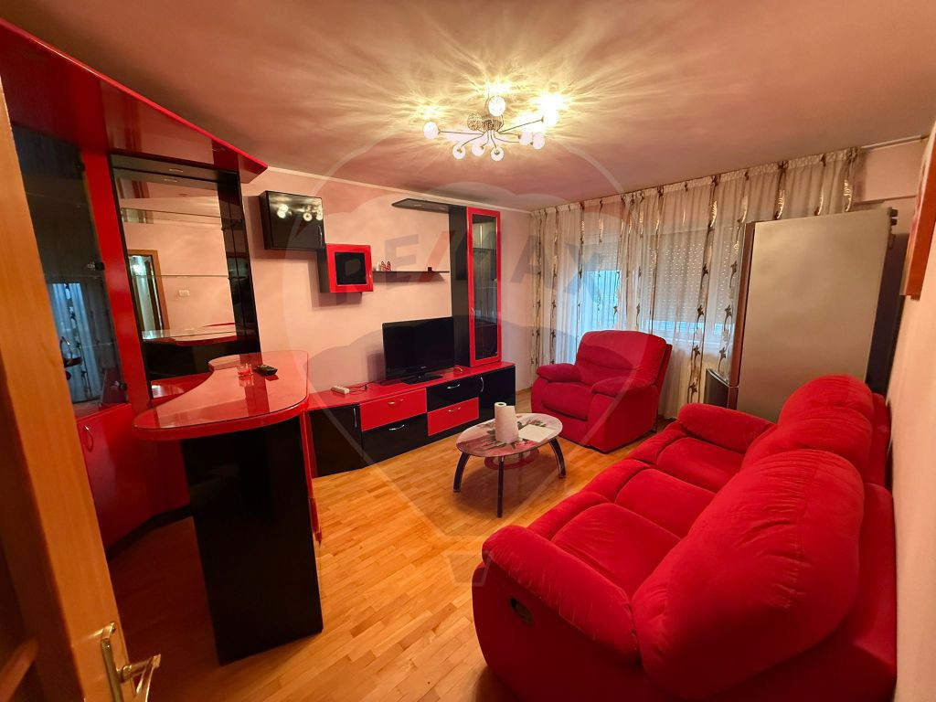 Apartament cu 3 camere in zona Aurel Vlaicu