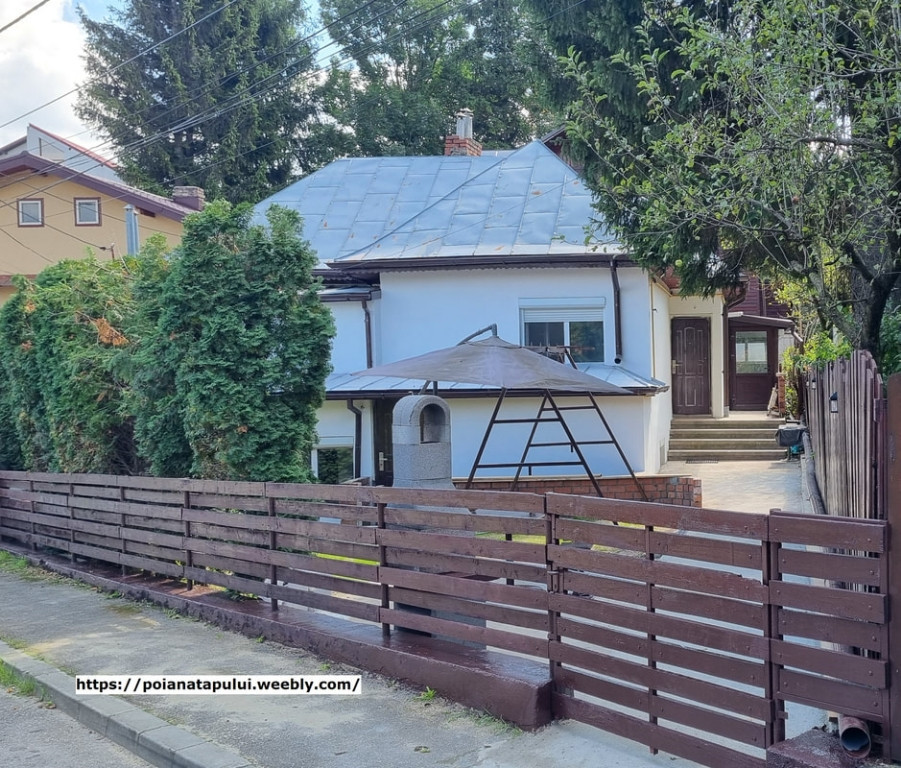 Casă de vacanță în Poiana Tapului, ideală pentru investiție turistică