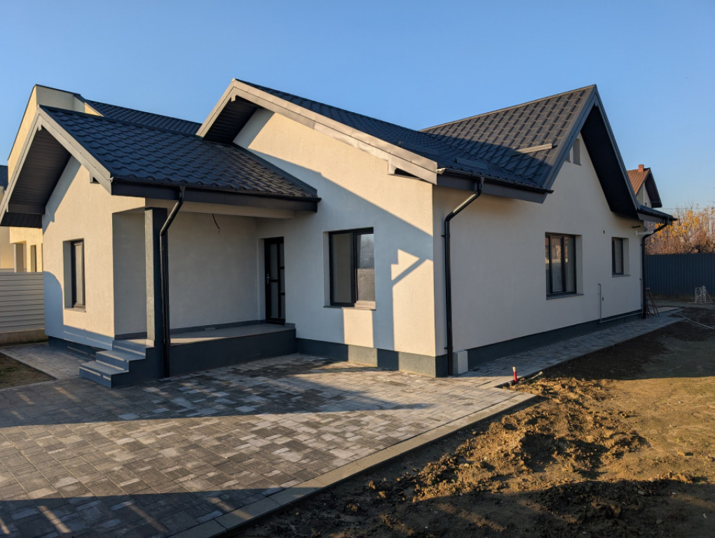 Casa premium! Hemeiusi 3 dormitoare,3 bai , terasa beci