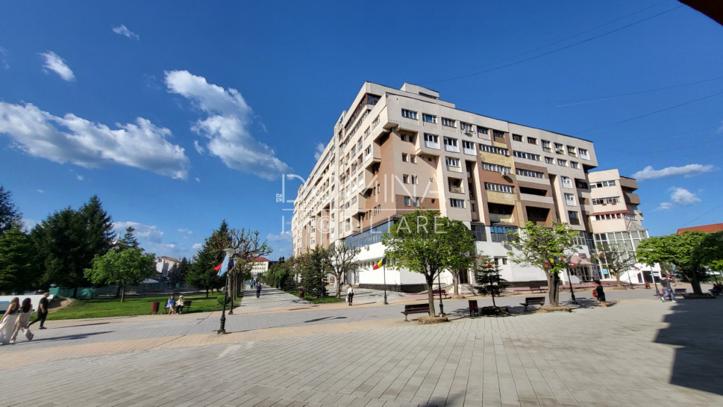 Apartament cu 3 camere, ULTRACENTRAL, 99 mp, str. Victoriei