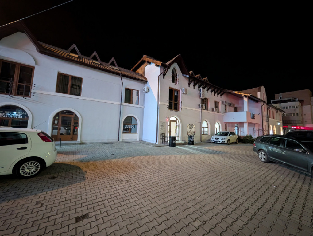 Spatiu langa Arenă Mall, la strada - trafic intens