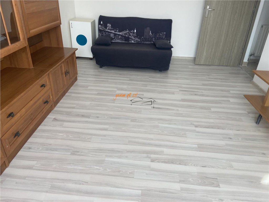 Garsoniera de inchiriat , cartier Sud , decomandata 37 mp ,