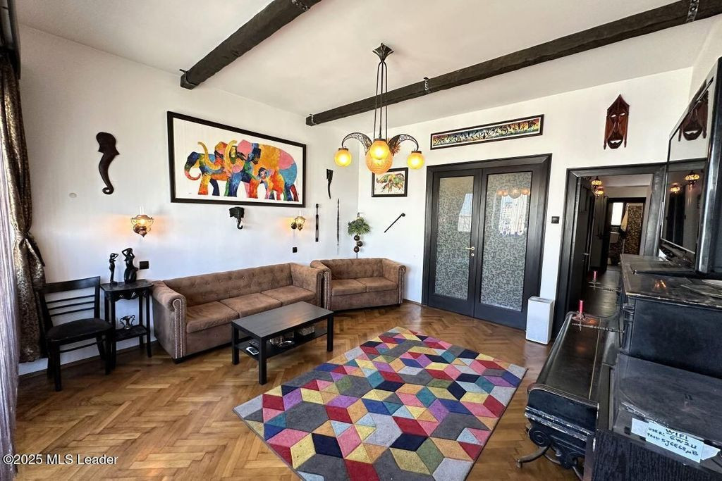 B-dul Carol I, 94 mp utili, stradal, etaj 6 din 7, amenaj...