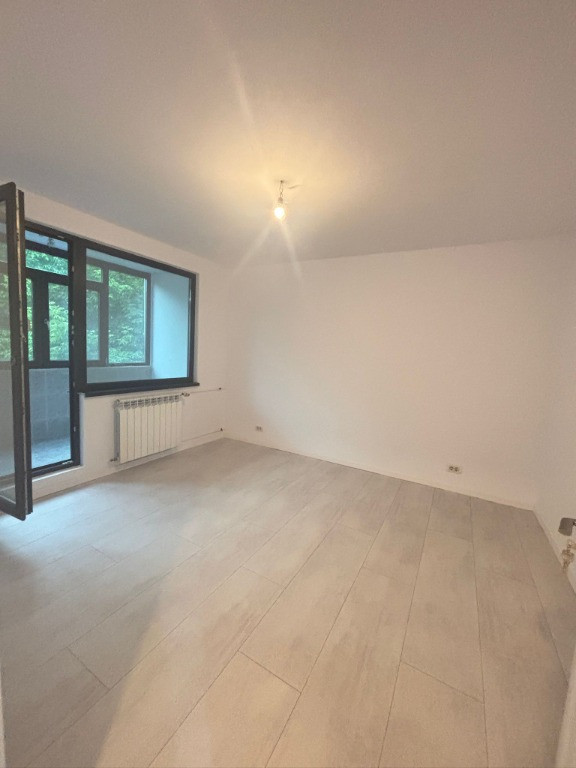 [BRANCOVEANU] Apartament cu 3 camere, decomandat, RENOVAT