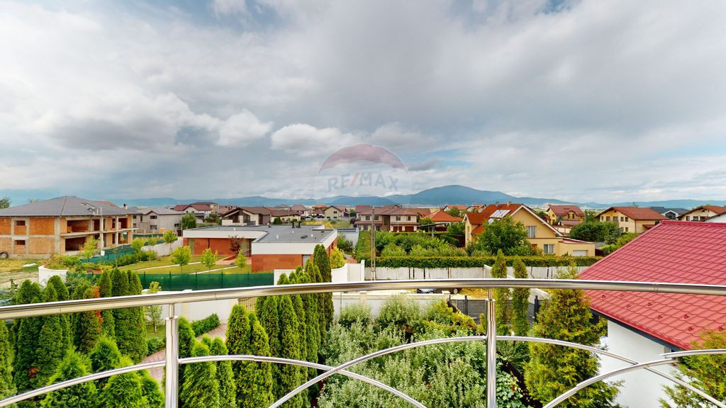 Vilă deosebită cu grădină superbă și panoramă - Gh...