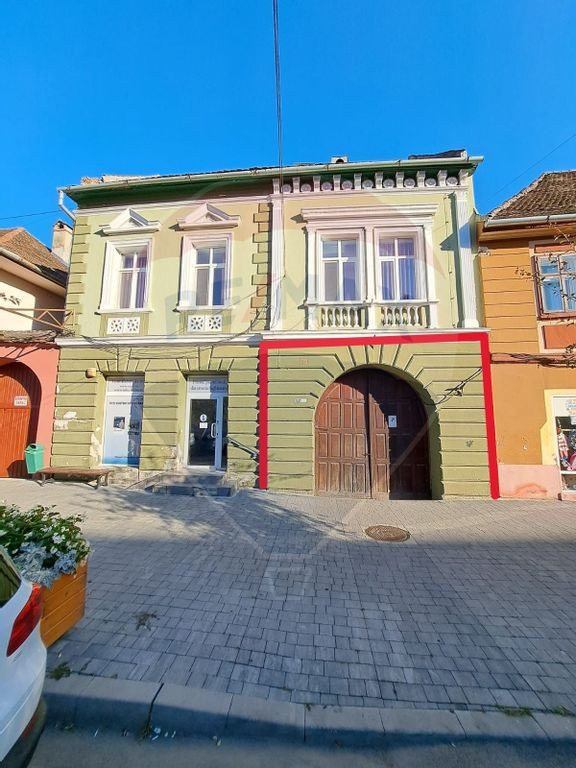 Apartament spațios cu 4 camere, zonă centrală – Sigh...