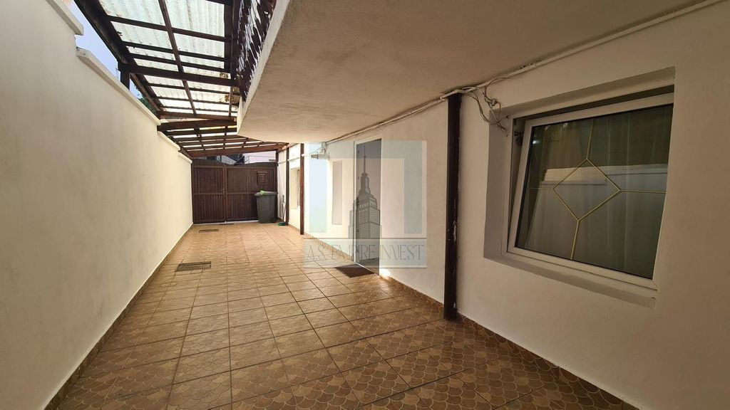 Proaspat renovata cu gradina proprie si garaj, Semicentral,