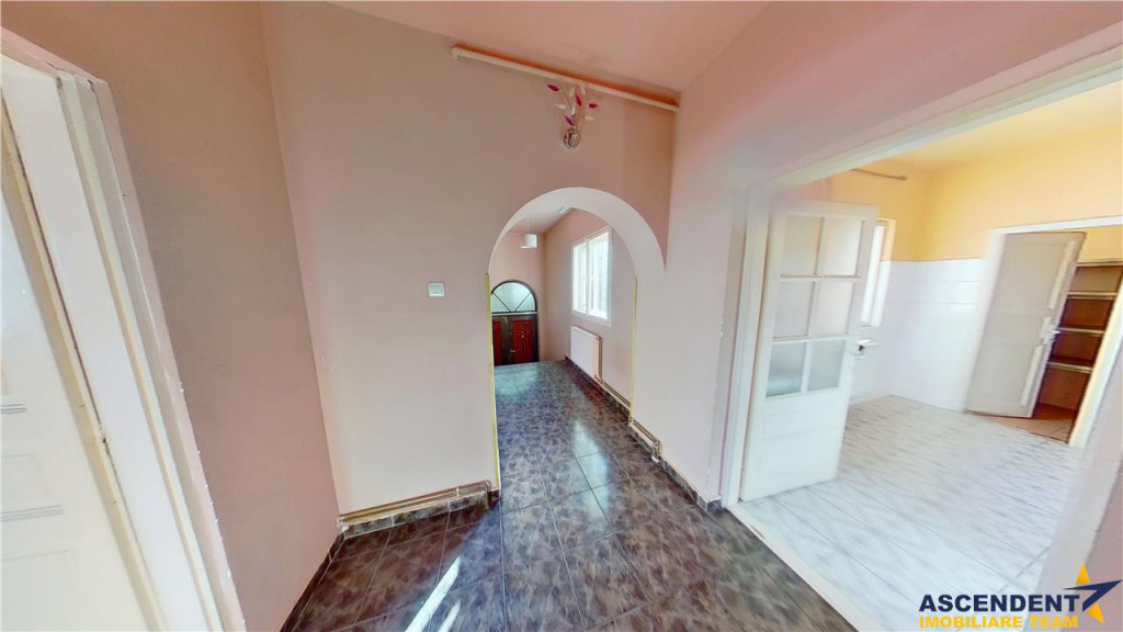 Apartament in casa:recomandat locuinta sau business, Garii -