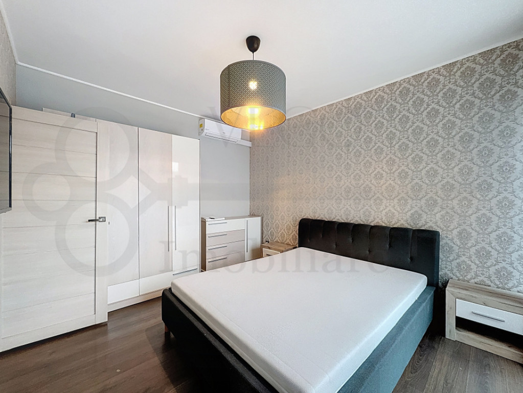 3 camere, 93 mp, terasa 100 mp, 2 bai, garaj, Iulius Mall