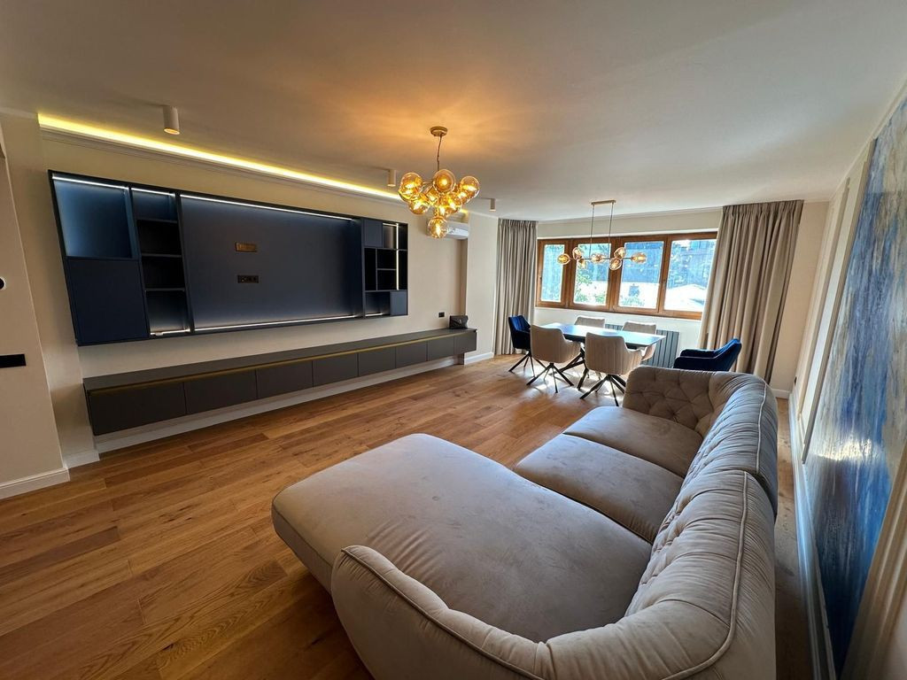 4 camere | Piata Charles de Gaulle | Aviatorilor