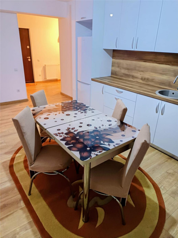 Apartament cu 3 camere, mobilat si utilat modern