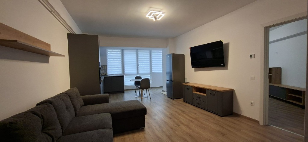 Bistrita Lac (Ana Ipatescu)-apartament 3 camere-mobilat-spatios-et.3/4