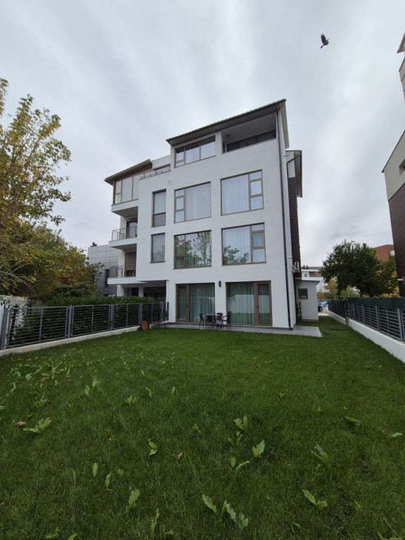 Green Lake | Lacul Baneasa | Sisesti | Vila cu 4 apartamente