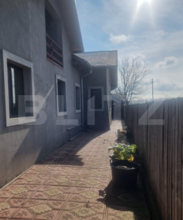 Casă unifamilială complet mobilată și utilată gata pen