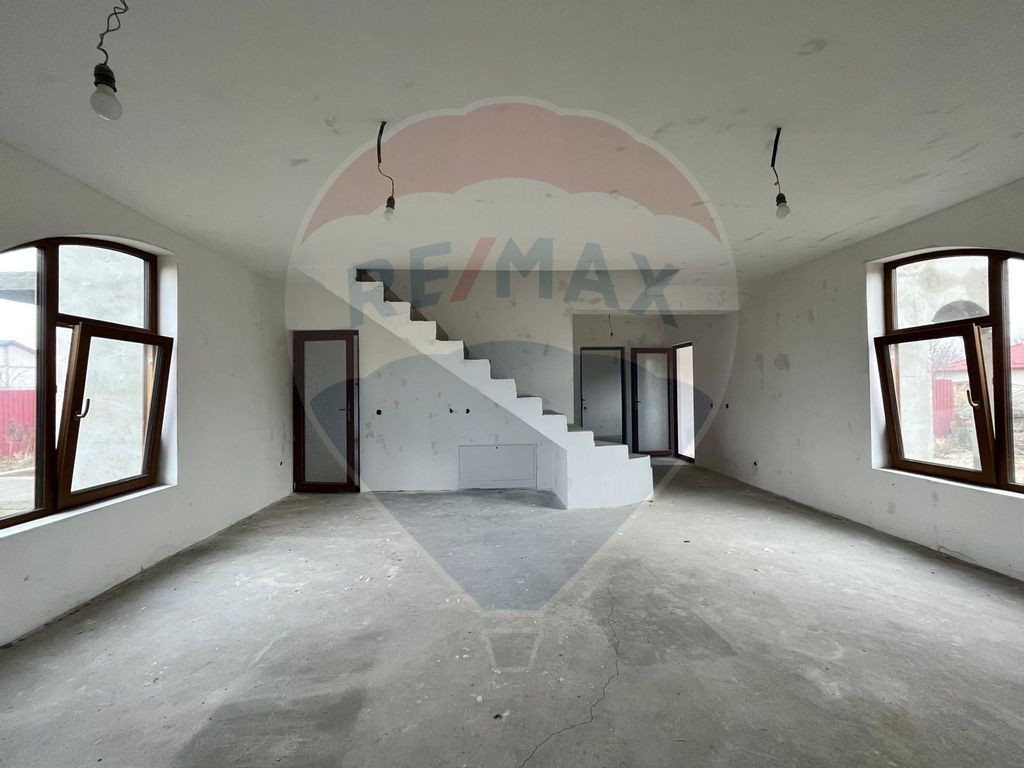 Casă / Vilă cu 5 camere de vânzare