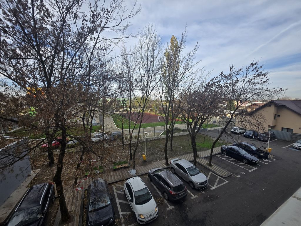 Apartament 3 camere decomandat 70mp Toporasi