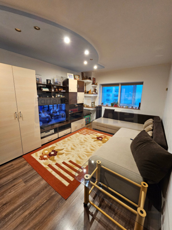 Apartament 3 camere-Decomandat- Bd. Poitiers