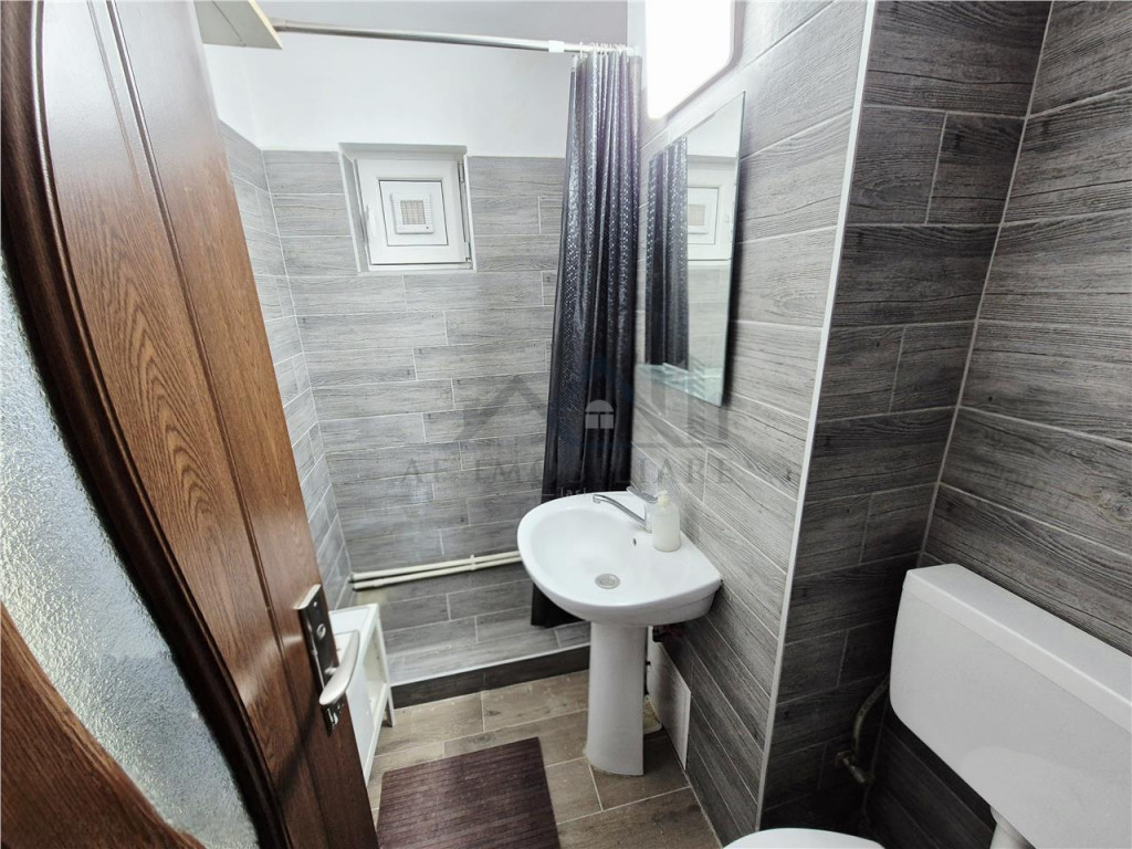 Apartement cu doua camere-etaj 1
