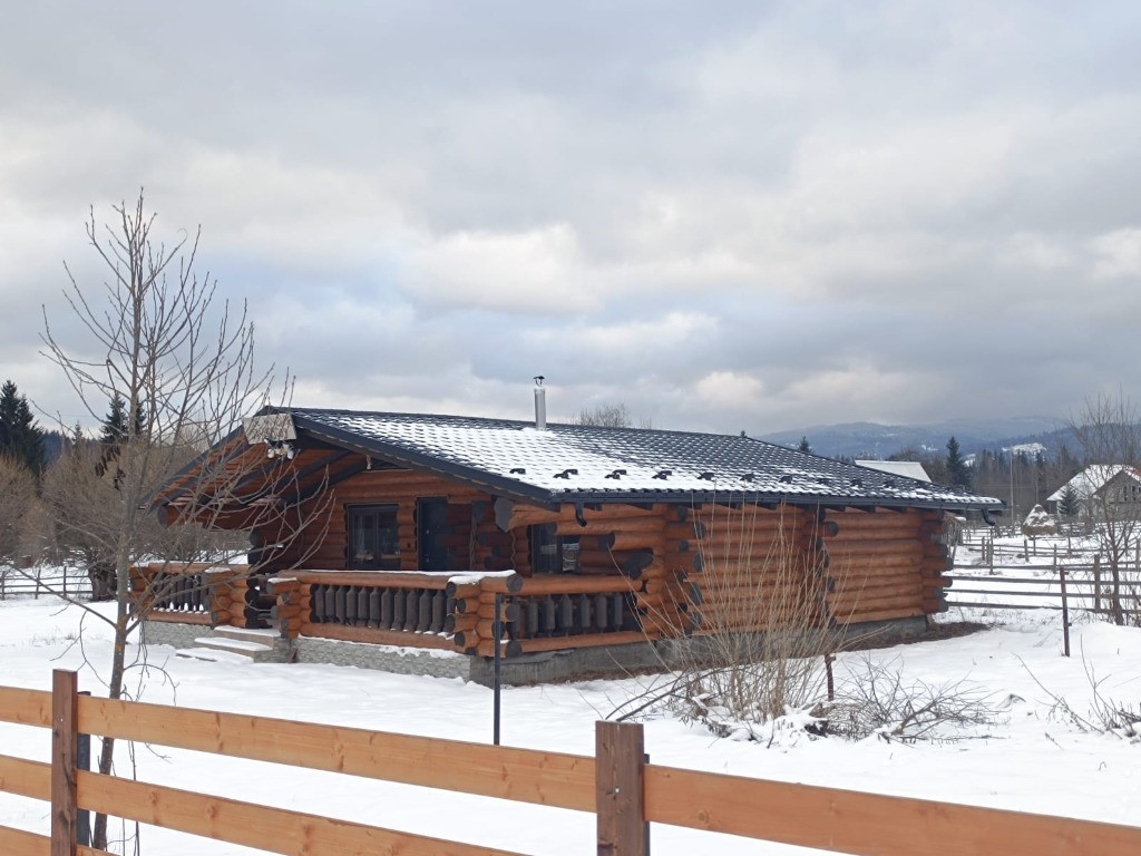 Vand cabana lemn rotund la munte Panaci, Suceava