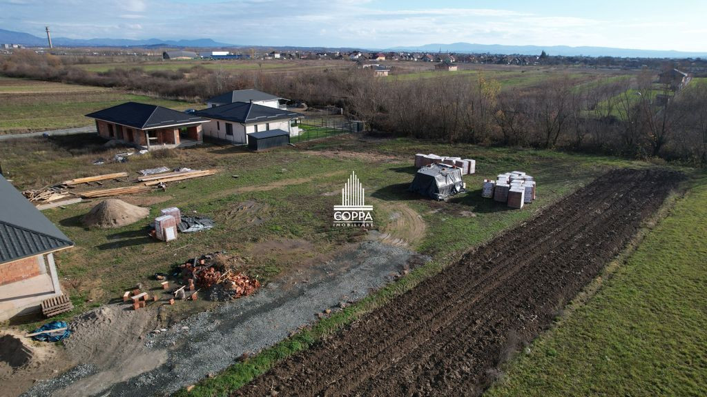 Teren intravilan 14 Ari / Sat Săsar