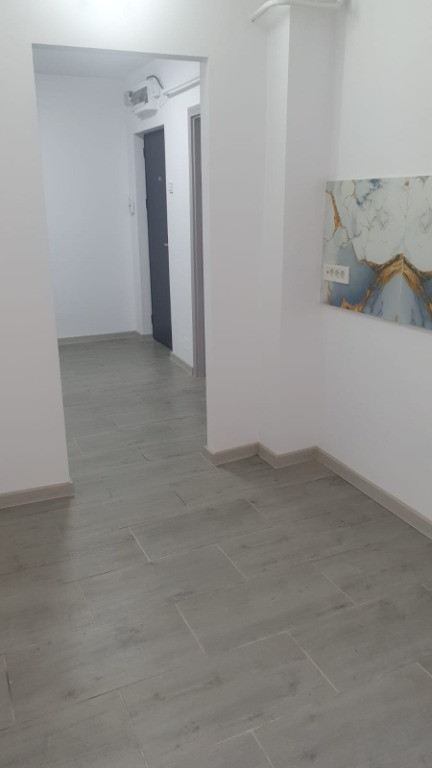 Apartament 2 camere confort 1 decomandat Hipodrom etaj 2