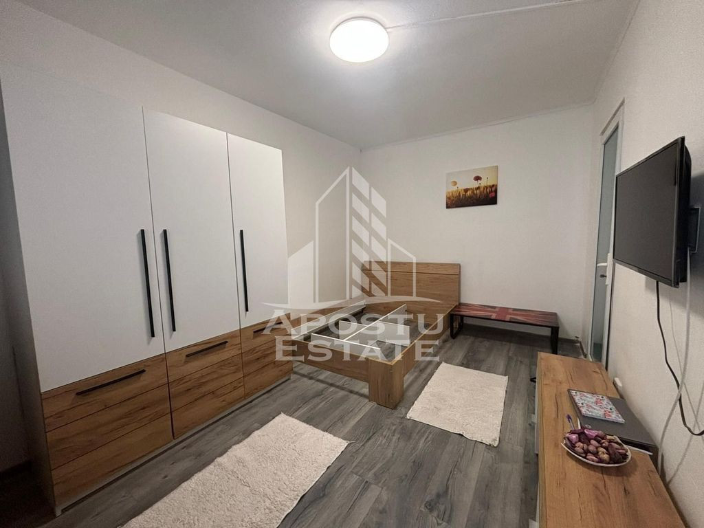 Garsoniera cu bucătărie separată de dormitor, Zona UMT