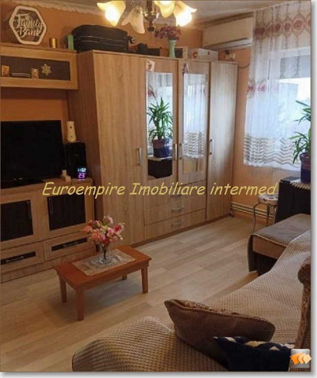 Apartament 2 camere zona Poarta 6