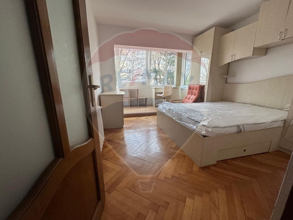 Apartament renovat si cu parcare subterana in zona Spitalulu