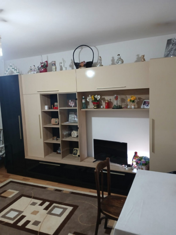 Apartament de vânzare 2 camere-Pasaj-Tractorul