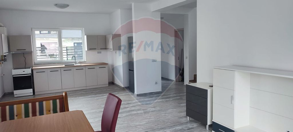 DE INCHIRIAT CASA MODERNA