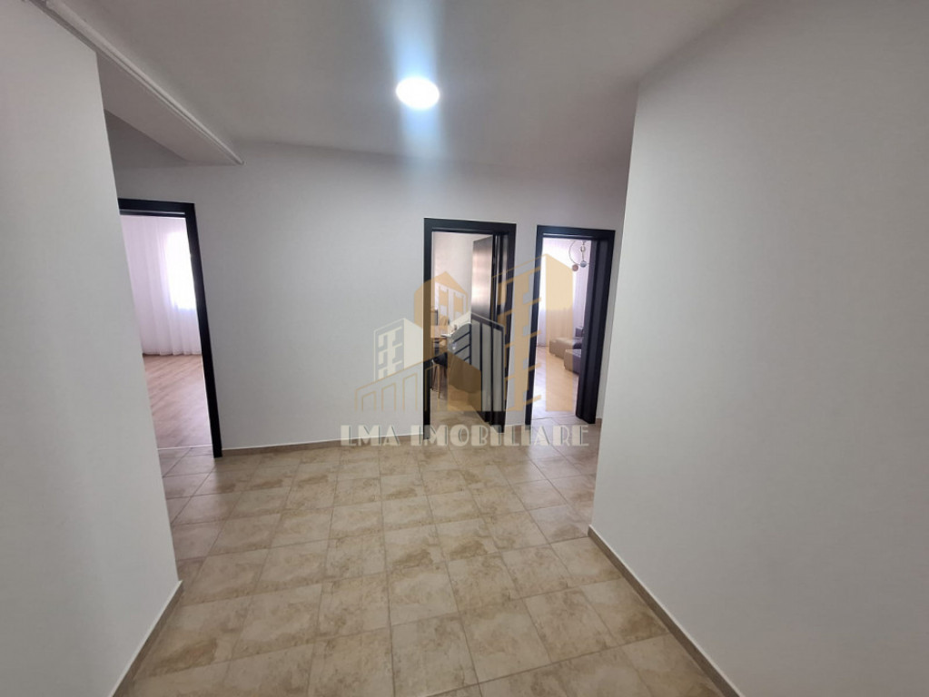 Apartament 3 camere, decomandat - zona Sanpetru