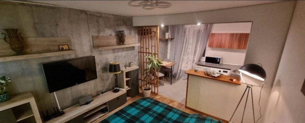 Garsoniera de vânzare-Tractorul-Coresi