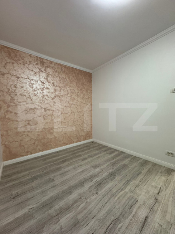 Garsoniera de vanzare, 25 mp, renovata, zona - Sebastian