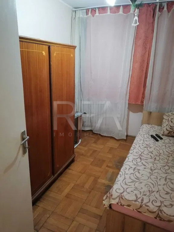 Apartament 3 camere Titan – Str. Vasile Goldiș, etaj 8, b