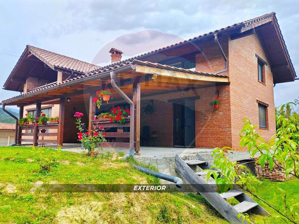 COMISION ZERO - Casa de locuit+spatiu comercial cu multip...