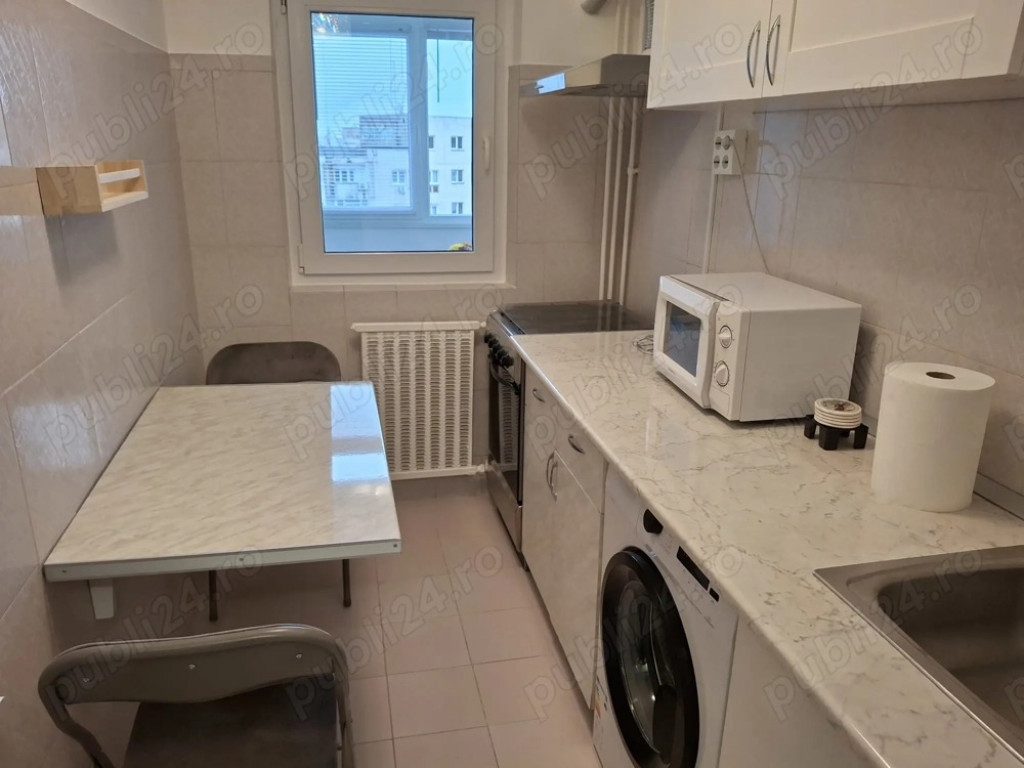 Timpuri noi tineretului piscului etaj 9