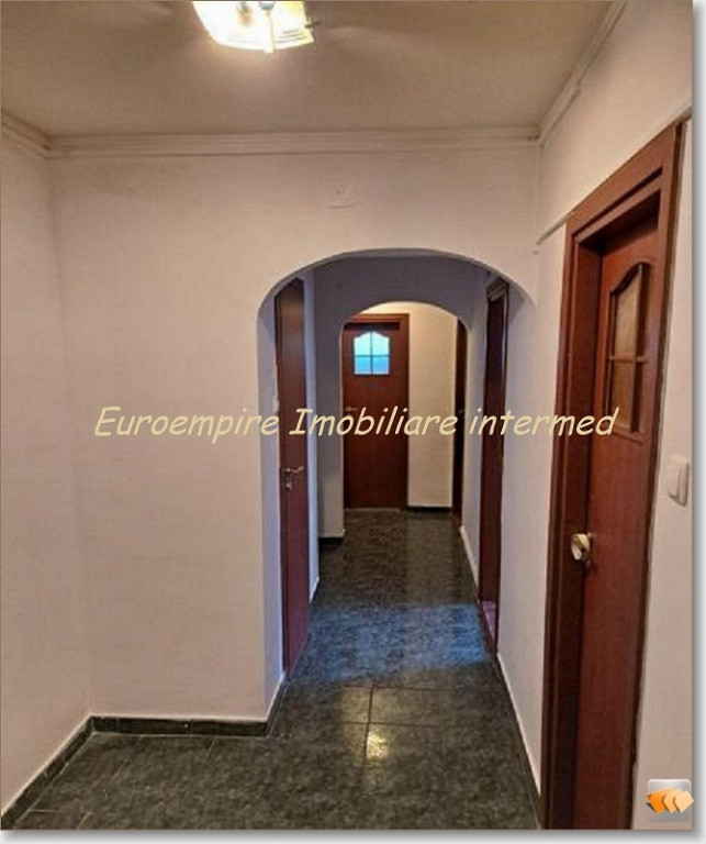 Apartament 3 camere decomandate zona Tomis Nord