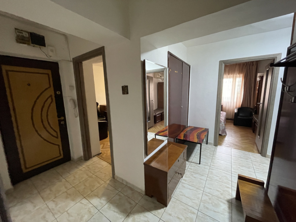 3 Camere Magazin Bucur Obor - Bloc ALMO 1 - Mobilat si Utila