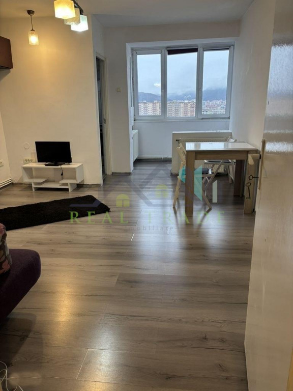 Garsoniera renovata zona Astra