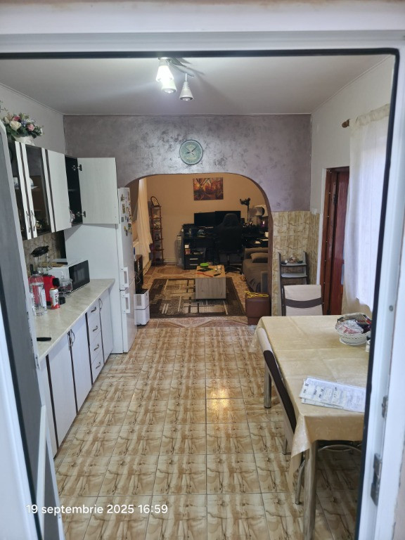 Casa 3 Camere, Baie, Bucatarie, 2 Bai Centru - Tomis 2, eMag - 142m