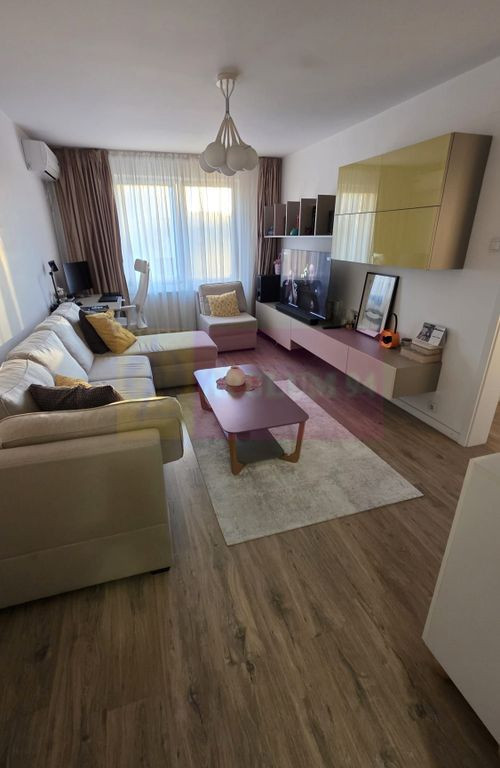 Vanzare apartament de 3 camere in zona Piata Alba iulia-M...