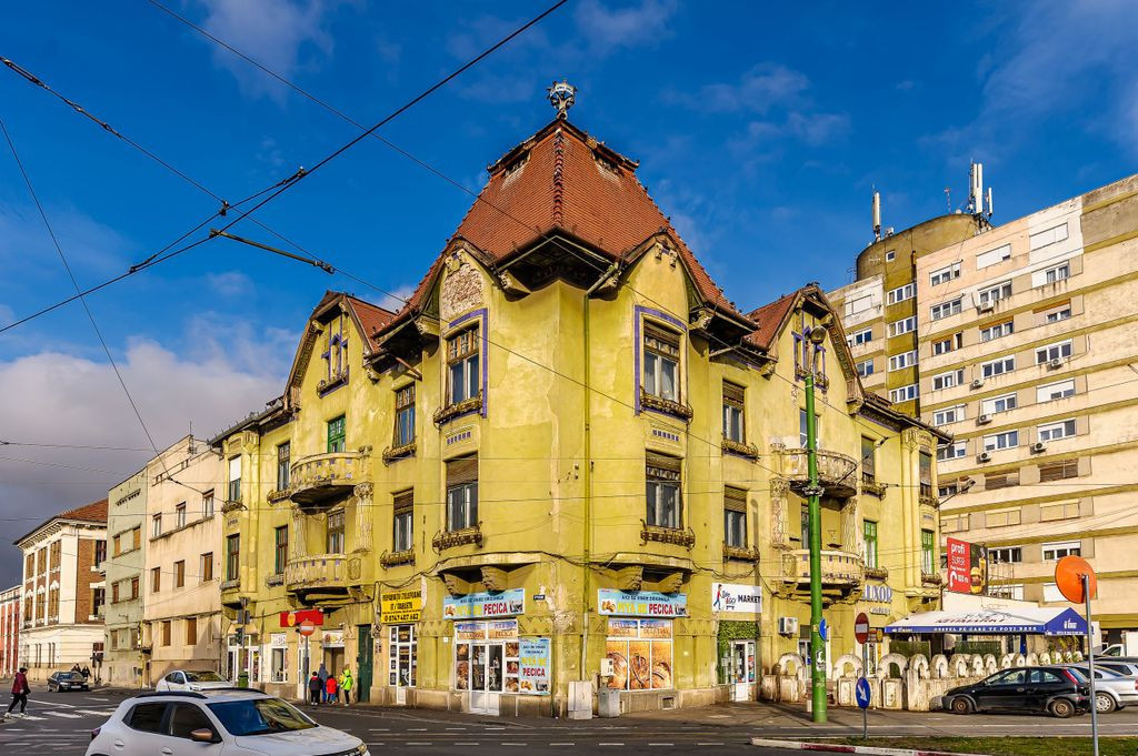 Apartament 4 camere, etaj 1, în Palatul Steiner, Arad