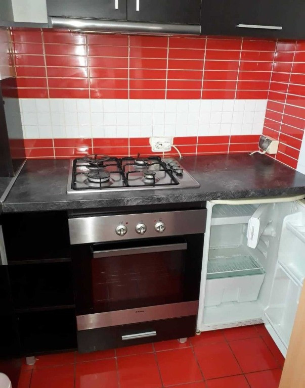 Garsoniera zona Favorit