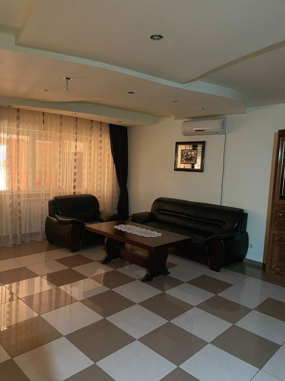 APARTAMENT 3 CAMERE- 700EURO