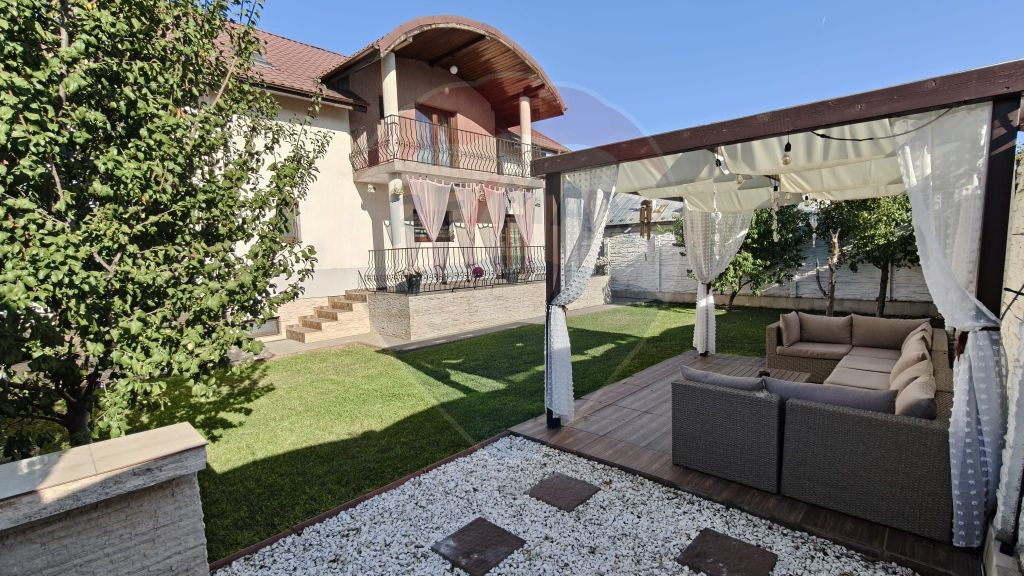 DE VANZARE Vila 9 camere Colentina