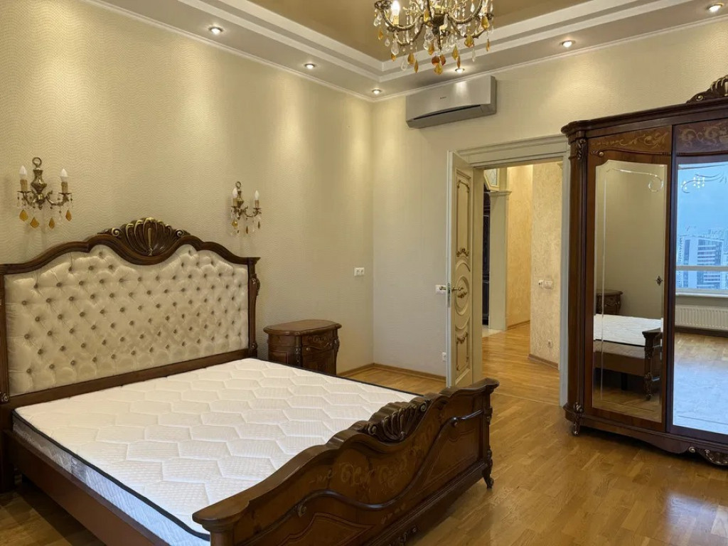 2 Camere zona Stefan cel Mare