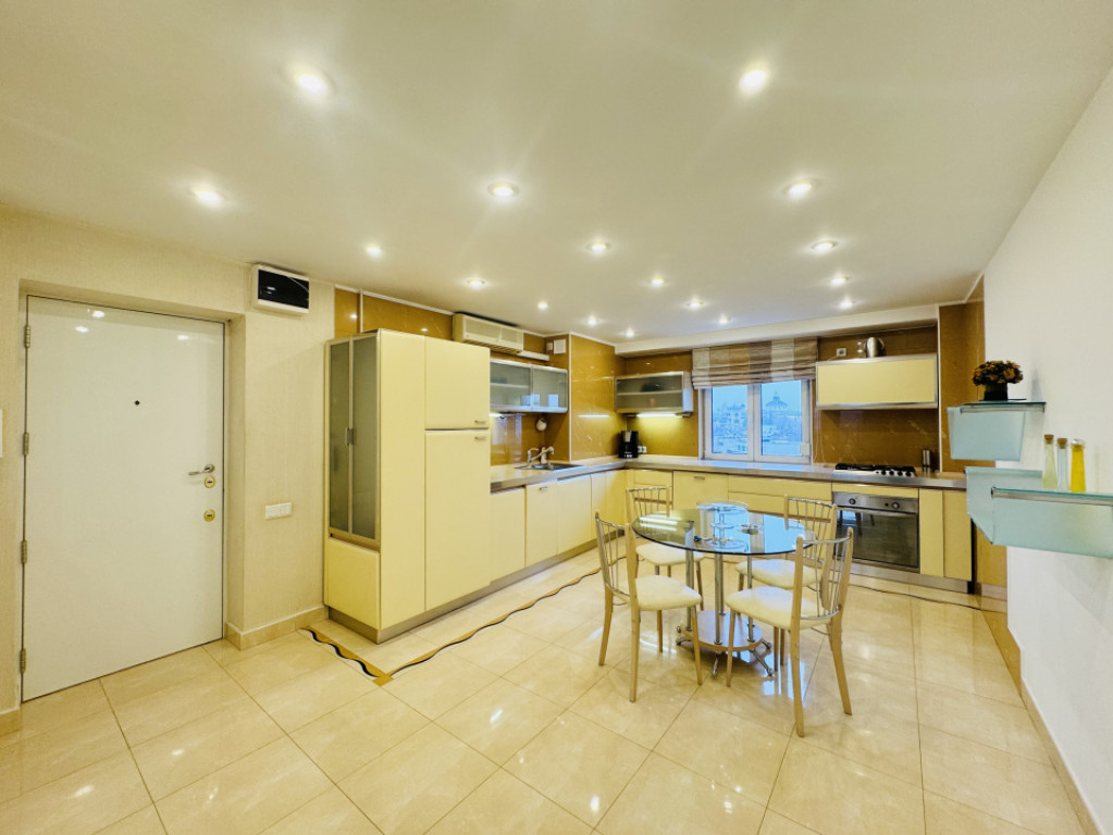 Apartament spatios de inchiriat in Bdul Libertatii-Casa Popo