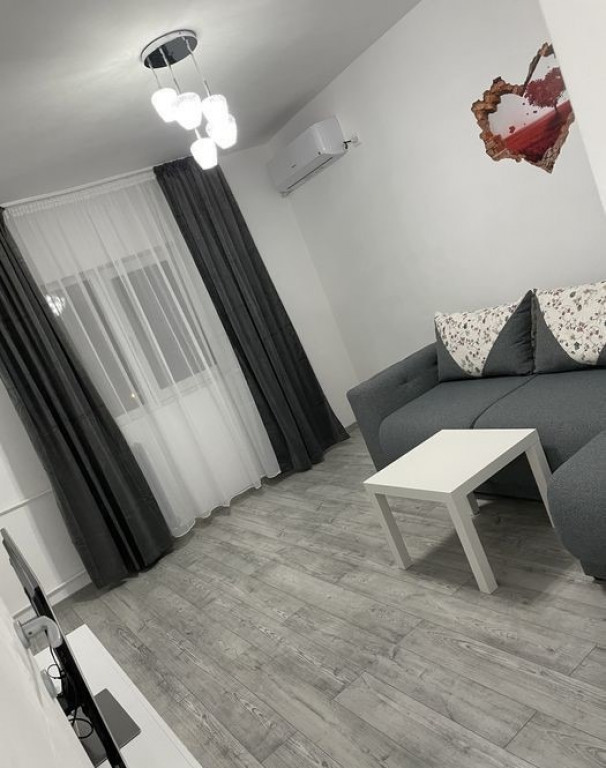 Garsoniera de inchiriat zona Parc Sebastian