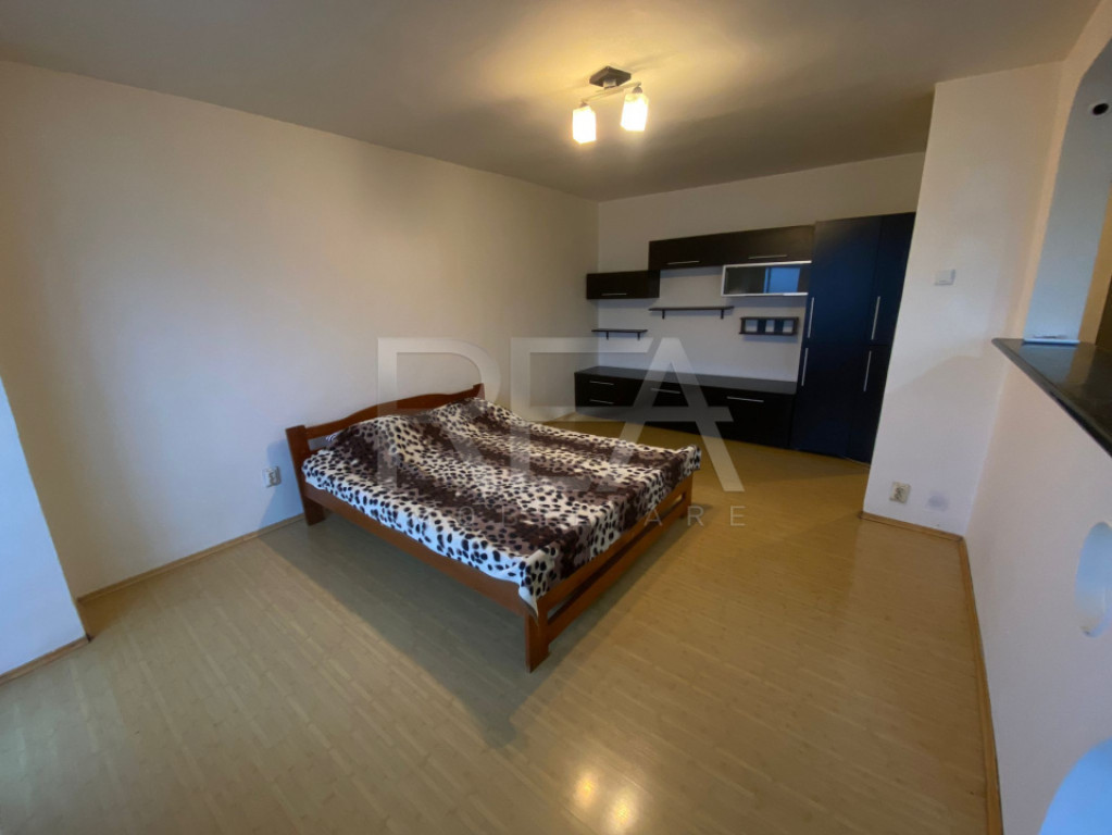 Garsoniera spatioasa Jumbo Center